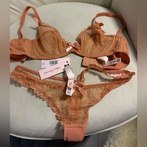 Agent Pavocateur Aliza lace bra thong set